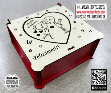 Sevgi Figürlü Ahşap Kutu