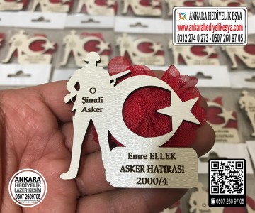 O Şimdi Asker Ahşap Magnet