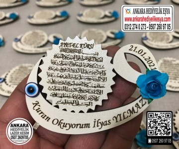 Vav Şeklinde Kuran Okuyorum Magnet