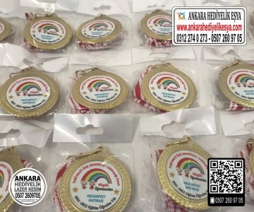 Anaokulu Mezuniyet Madalyası - 1