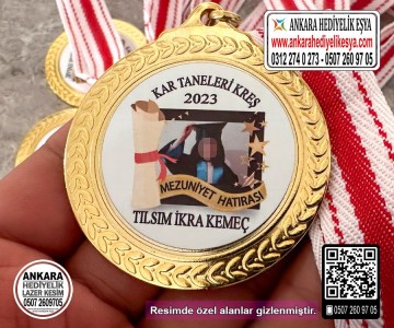 Resimli Kreşlere Mezuniyet Madalyası