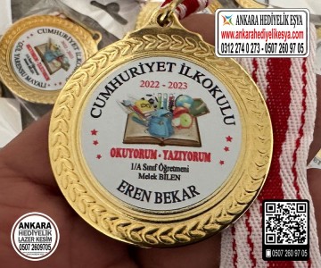 Okuyorum Madalyası - Model 72