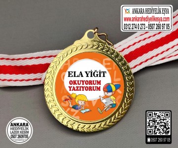 Okuyorum Madalyası - Model 17