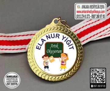 Okuyorum Madalyası - Model 3