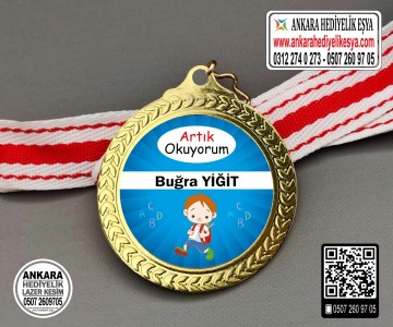 Okuyorum Madalyası - Model 4